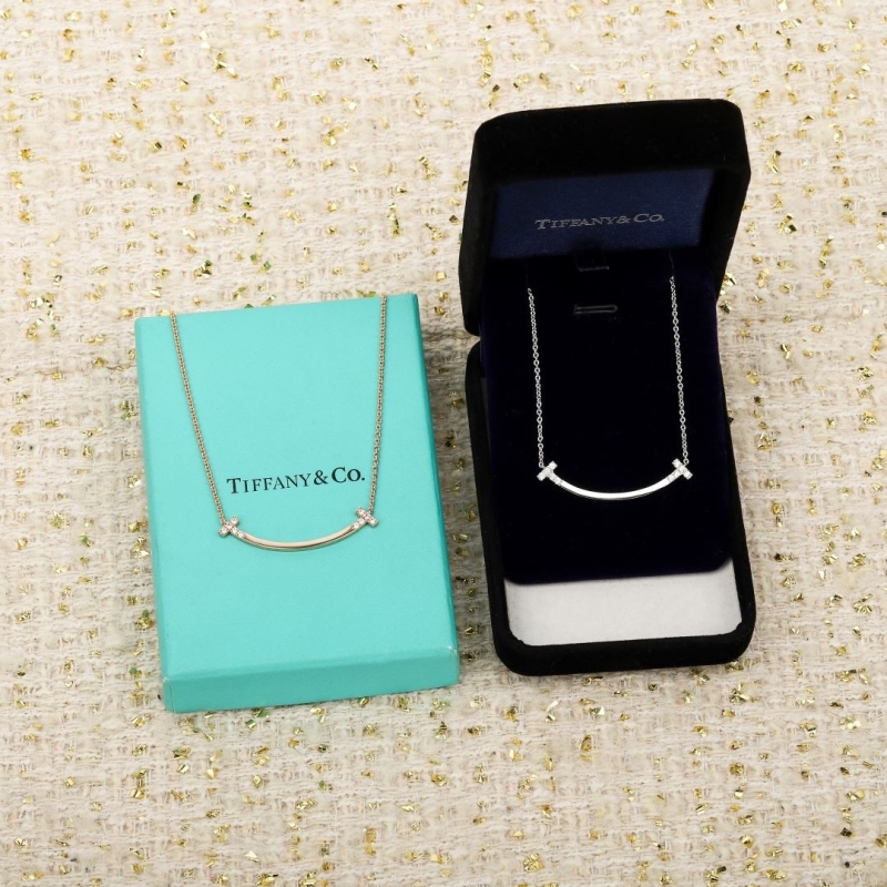 T*f*ny necklaces